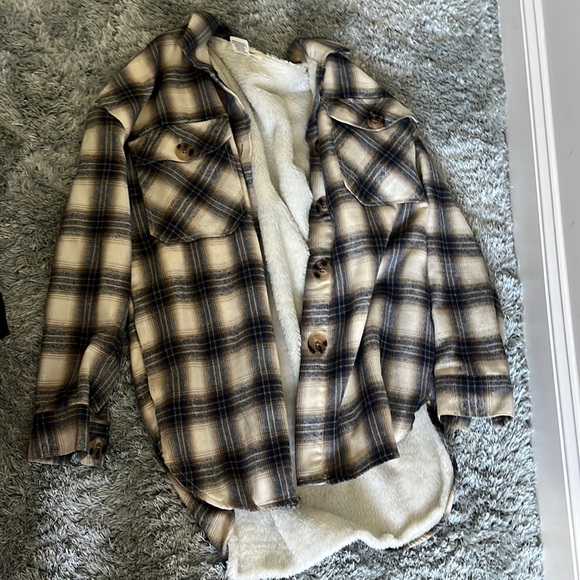 Flannel with fleece on inside - Picture 1 of 4